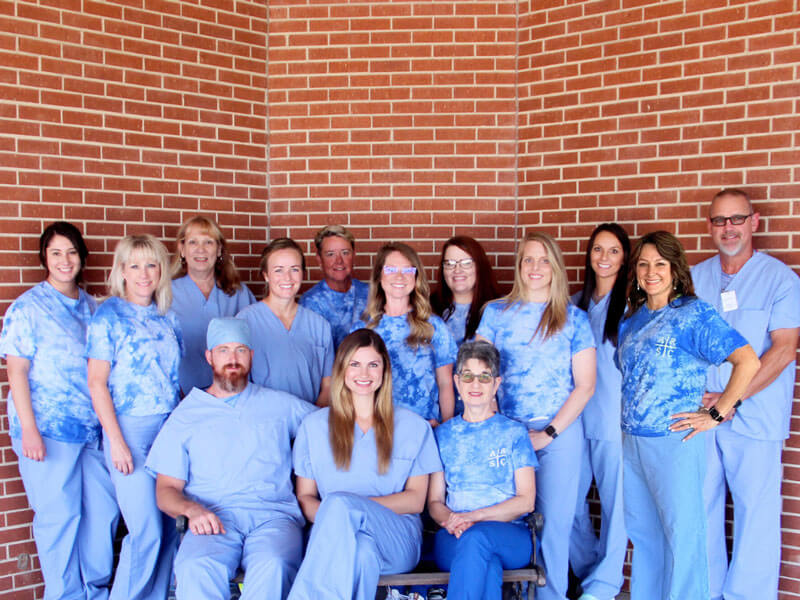 Group photo of medical staff at Ardmore Regional Surgery Center